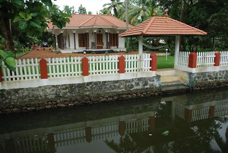 Coconut Creek Kumarakom Homestay Hotel 3*,  India